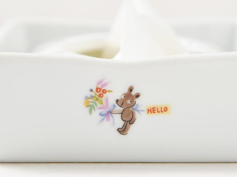 طʤˡޤΥ饹ȤȲ«HELLOפʸ줿ƫΥݥåȥƥå奱̤֤Ƥޤˤ򤤥ƥå夬äƤꡢФ龯ФƤޤ