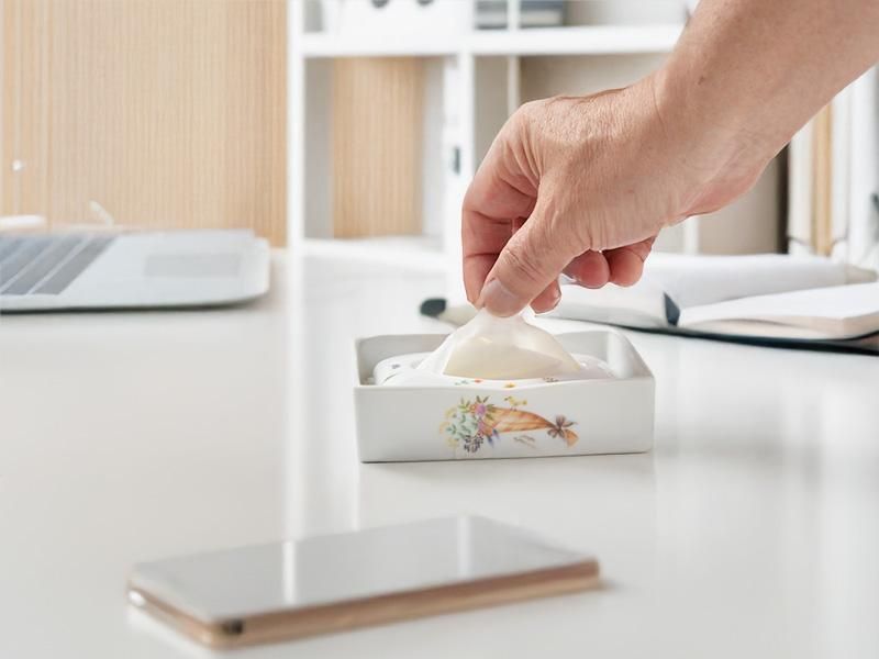 뤤򤤥ǥξˡͤƫݥåȥƥå奱֤졢¦鿭Ӥ꤬򤤥ƥåФƤޤˤϥΡȥѥʸ˼񤬸ޤˤϥޡȥե֤Ƥޤ