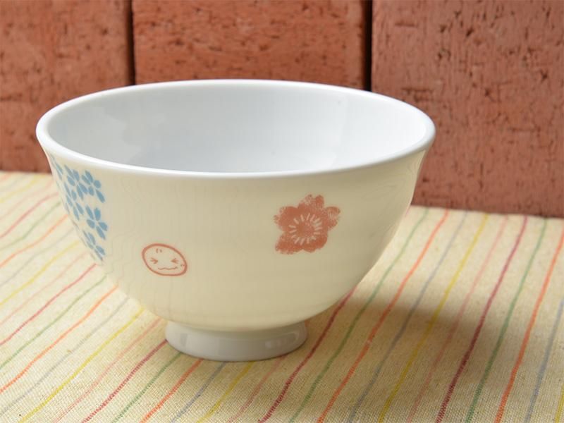 可愛い食器 シンジカトウ 桜と鯛のお洒落な大人のデザイン和柄の茶碗 可愛い食器 シンジカトウ 桜と鯛のお洒落な大人のデザイン和柄の茶碗