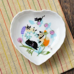 可愛い食器 シンジカトウ 猫のイラストが可愛い小皿　UN ハートトレーFLOWER