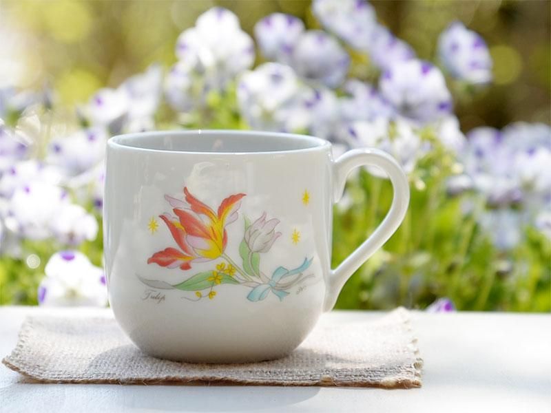 可愛い花柄がデザインされた 陶器のミニマグ 美濃焼 手作りケーキ