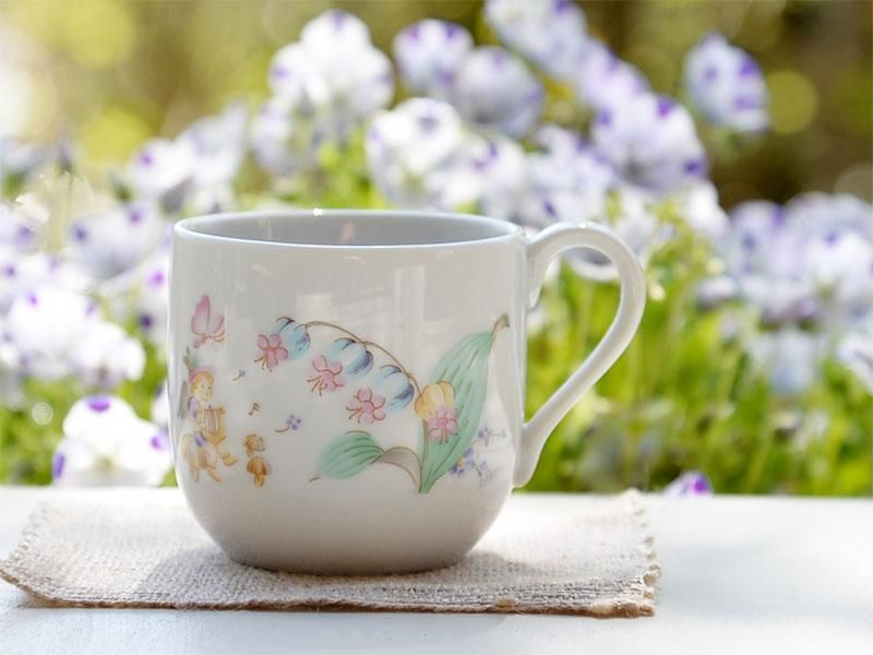 可愛い花柄がデザインされた 陶器のミニマグ 美濃焼 手作りケーキ