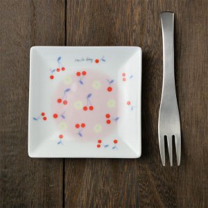 可愛い食器 シンジカトウ サクランボのイラストが可愛い四角の小皿 　スクエアプレート　JM-C