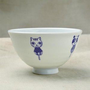 Shinzi Katoh シンジカトウ　お茶漬けの時に嬉しいサイズ　藍色で描かれた動物のイラストが可愛い　軽いお茶碗　茶碗L　あいいろ-B