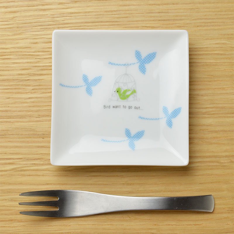 可愛い食器 シンジカトウ 小鳥のイラストが優しい 陶器の小皿