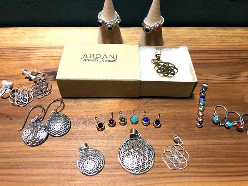 ARDANI energy jewelry】チャクラプチペンダントトップ/18金 - Tropic