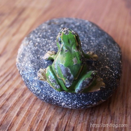 Antique Vienna Bronze Frog on the Stone - Art Frog・・・カエル雑貨