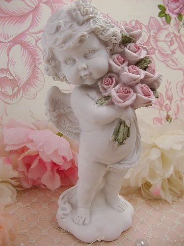 花束を抱える天使 - 薔薇雑貨のお店 ラ ローズ エンジェル