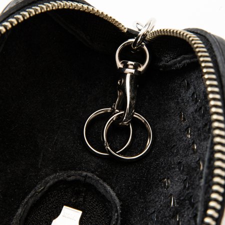 CALEE (キャリー) Round & Pyramid studs leather multi case