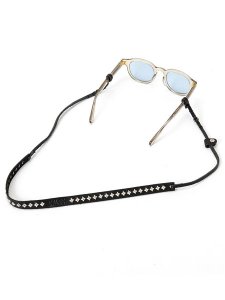 <img class='new_mark_img1' src='https://img.shop-pro.jp/img/new/icons43.gif' style='border:none;display:inline;margin:0px;padding:0px;width:auto;' />【CALEE】 Studs leather glasses cord (スタッズ レザー グラスコード) Black