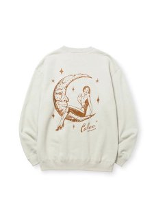 <img class='new_mark_img1' src='https://img.shop-pro.jp/img/new/icons1.gif' style='border:none;display:inline;margin:0px;padding:0px;width:auto;' /> CALEE  SYNDICATE RETRO GIRL CREW NECK SW NATURALLY PAINT DESIGN Lt.Beige