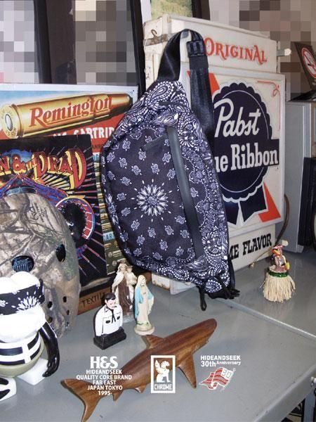 HIDE AND SEEK 】×【 CHROME 】 SABIN 6L SLING HIDE&SEEK