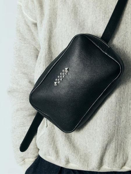 CALEE 黒レザー バッグ CALEE - STUDS LEATHER SHOULDER BAG ＜REGULAR＞ (BLACK