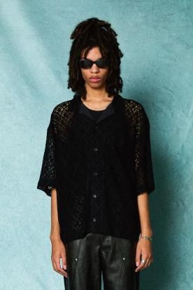 <img class='new_mark_img1' src='https://img.shop-pro.jp/img/new/icons13.gif' style='border:none;display:inline;margin:0px;padding:0px;width:auto;' />TAUPE / KARAMI RACE OPEN COLLAR SHIRTS (BLACK)