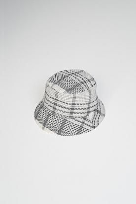 VICTIM �� CA4LA / BUCKET HAT (WHITE)