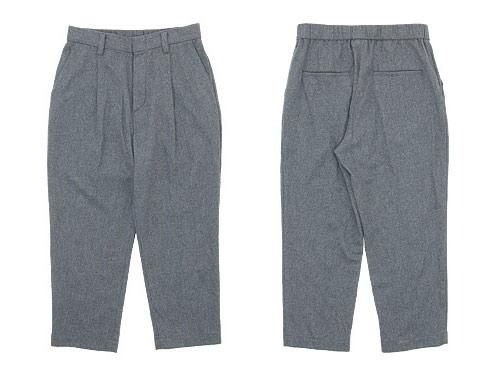 TOUJOURS Tapered Tuck Trousers LIGHT GRAY TM27RP03