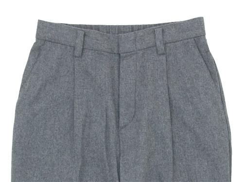 TOUJOURS Tapered Tuck Trousers LIGHT GRAY TM27RP03