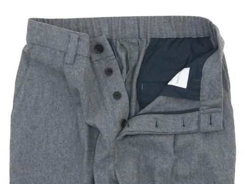 TOUJOURS Tapered Tuck Trousers LIGHT GRAY TM27RP03