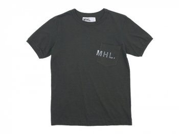 MHL. PRINTED JERSEY LOGO T 023CHARCOAL〔メンズ〕