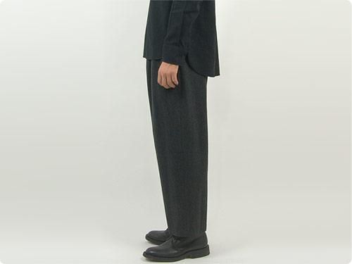 Charpentier de Vaisseau Bryan 2Tuck Pants GRAY x BLACK