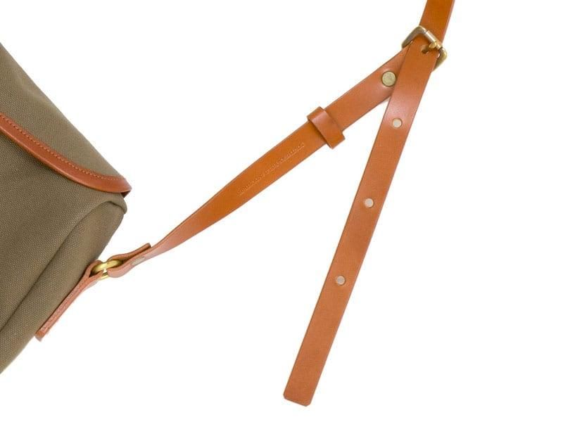 SOUTHERN FiELD INDUSTRiES Satchel OakTan