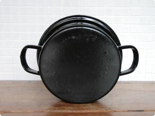 黒の両手鍋 キッチン雑貨通販・取扱い rusk（ラスク）