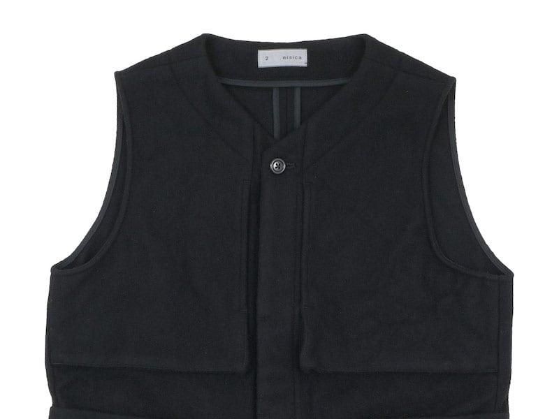 nisica ٥  BLACK