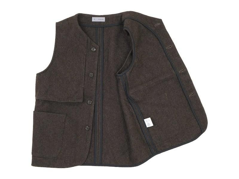 nisica ٥  BROWN