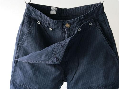 EEL EEL'S ٥ 27 NAVY