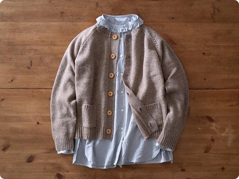 Charpentier de Vaisseau Katie Crew Neck Knit Cardigan BEIGEξʲ