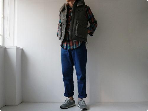 EEL ٥ 15 MEDIUM GRAY