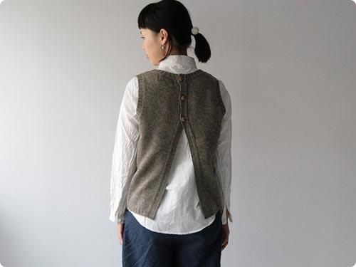 NOR' EASTERLY BACK OPEN VEST PUTTY