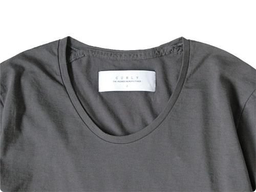 CURLY QS RM U-NECK Tee CHARCOAL