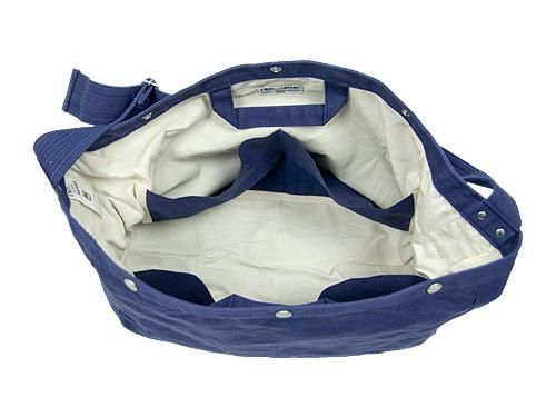 Doze　エンズアンドミーンズ　ニュースペーパーバック　ショルダーバッグ Doze エンズアンドミーンズ ニュースペーパーバック ショルダーバッグ