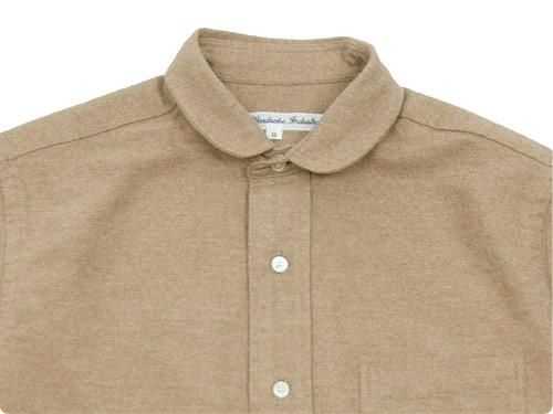 DAILY WARDROBE INDUSTRY NEW STANDARD ROUND COLLAR SHIRT BEIGE