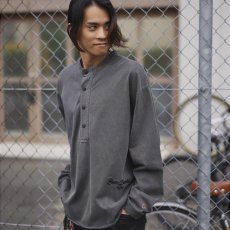 <img class='new_mark_img1' src='https://img.shop-pro.jp/img/new/icons12.gif' style='border:none;display:inline;margin:0px;padding:0px;width:auto;' />BEN DAVISPIGMENT DYE HENLEY-NECK LONG T-SHIRTSۥԥȥإ꡼ͥåĹµT